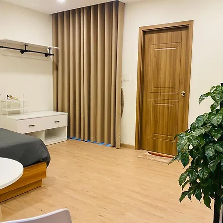 B786 Airport Apartment